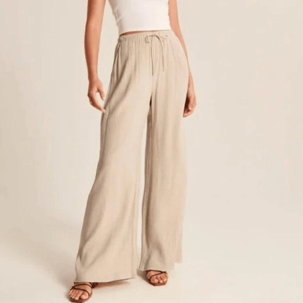Abercrombie & Fitch Relaxed Wide-Leg Drawstring Pants in Beige